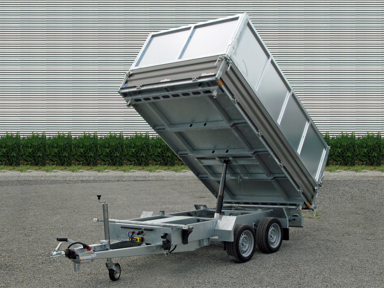 hu3016-3-sa-800_humbaur_htk_300031_stahl_1bGzJgQghigDIa Humbaur HTK 3000.31 ACIER – Image 1